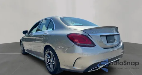 2020 Mercedes-Benz C 300 4Matic z USA, uszkodzony, nr VIN 55SWF8EB0LU328511